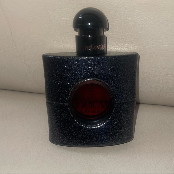 ❤️ NWOB YSL Black Opium. Full bottle with no bo. 50ml 16 oz. Reasonable offers.